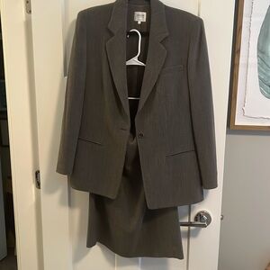 Armani Collezioni Suit sz 12/10